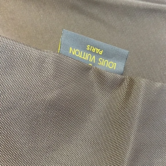 Louis Vuitton Garment Bag - Picture 8 of 12